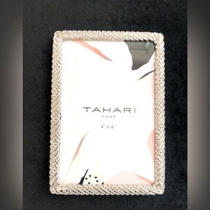 TAHARI 4 X 6 Photo Frame